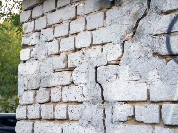 Cracked Brick Wall Repair in Lady Lake